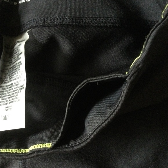 🆕 CK Camo Capri Leggings 🖤🧘🏼♂️👟 - Picture 9 of 13